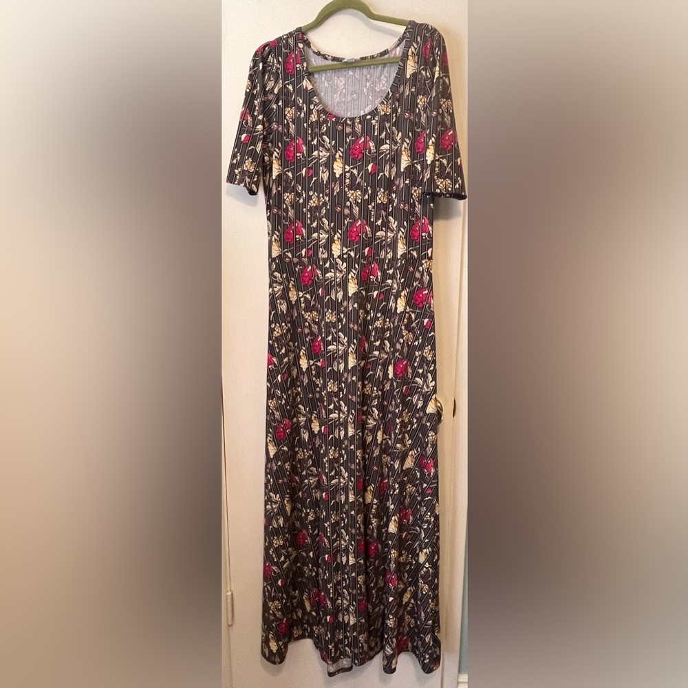 Lularoe floral dress gray with red flowers
